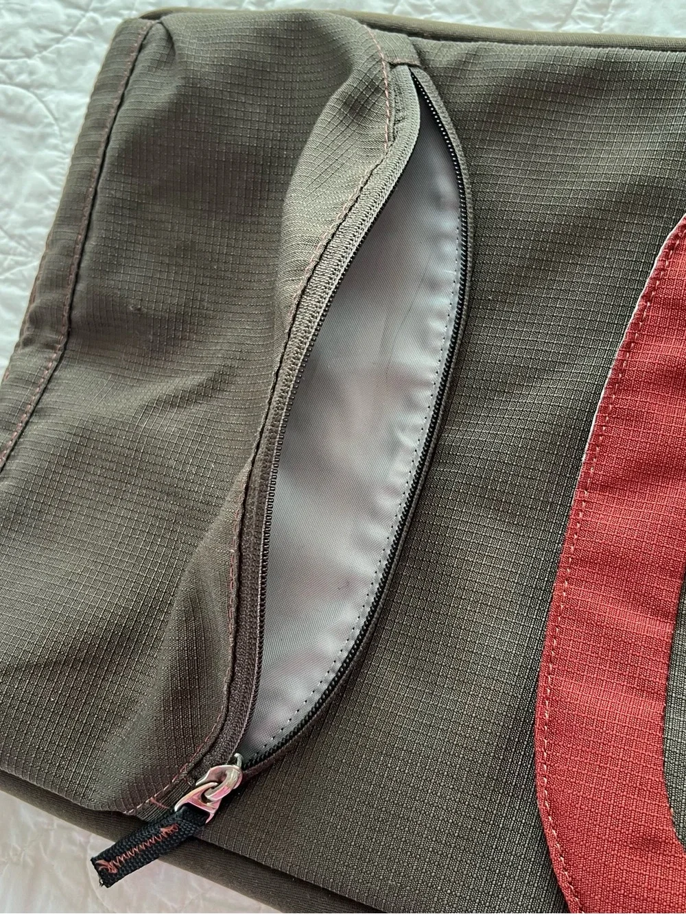 Keen Olive Green Hybrid Life Transport Crossbody Messenger/Laptop Bag